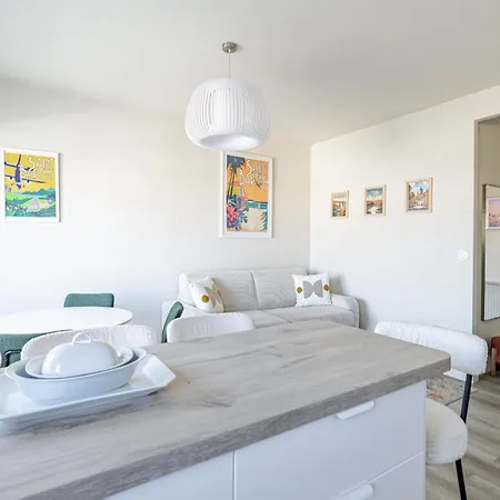 Appartement 6 Cous T2 - Stunning 1-bedroom 10m Croisette&rue D'antibes Cannes